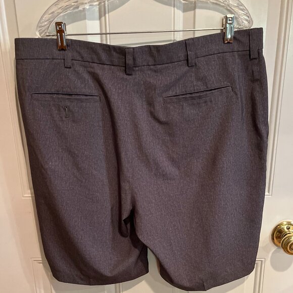 Roundtree & Yorke Performance Work Play Men's Shorts 38 Gray EUC - Picture 9 of 9